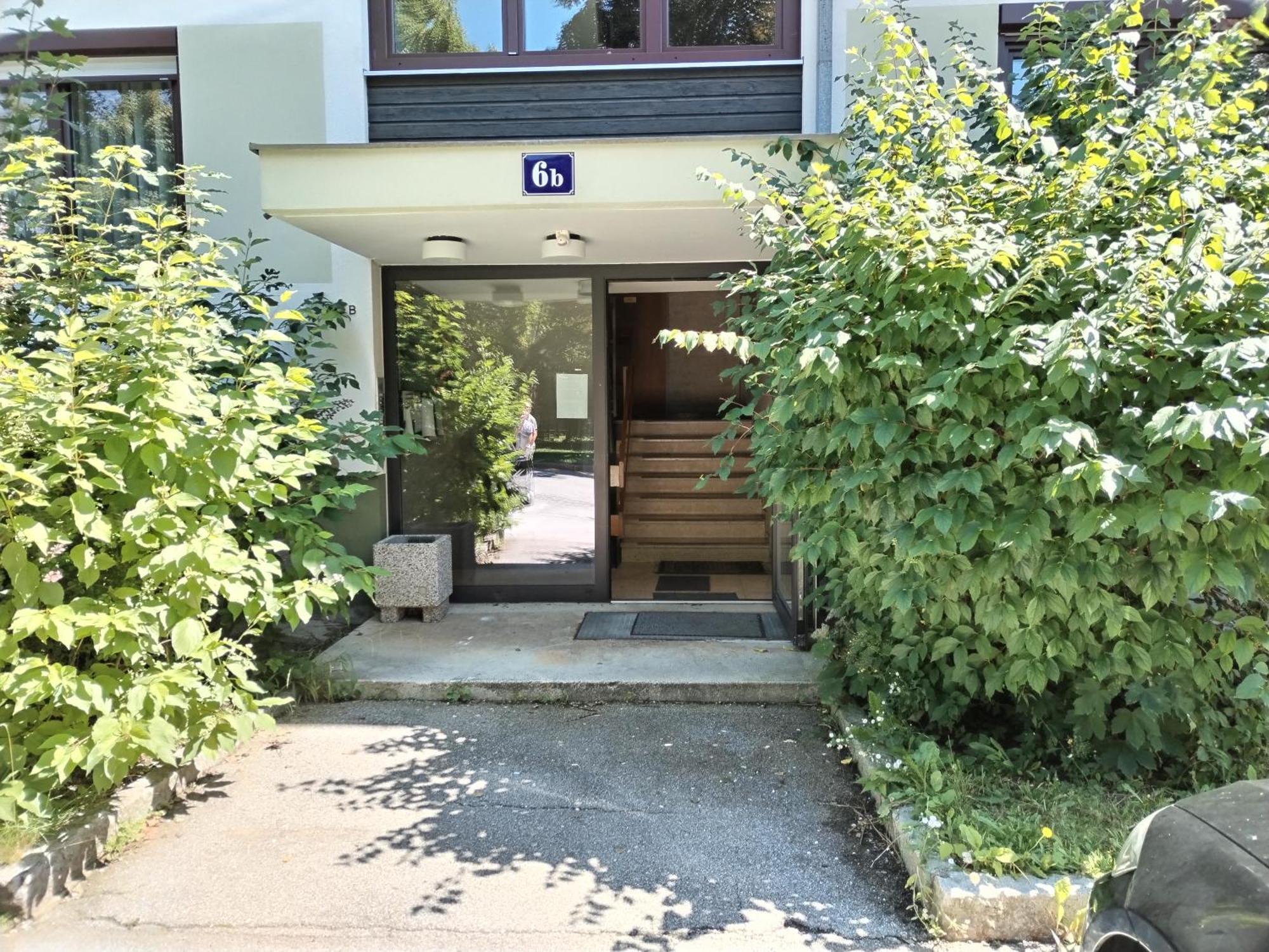 Waldeslust Warmbad Mit Balkon Und Privatem Parkplatz Apartment Villach Exterior photo